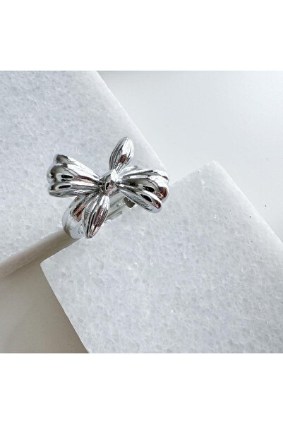 Venus Design Bow Ring
