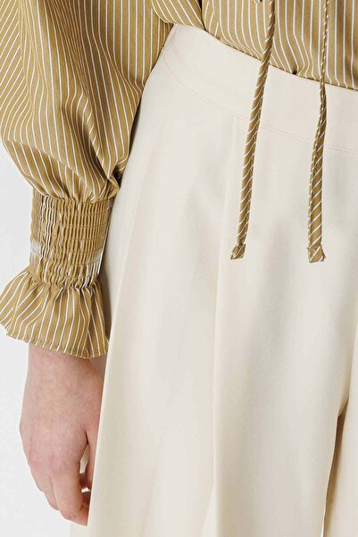 Hooopstore Κρεμ παντελόνι με διπλή πλισέ μπροστά