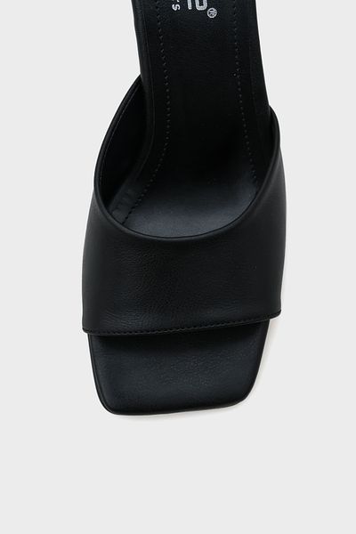 Capone Outfitters Damen-Hausschuhe mit stumpfer Spitze und Sanduhr-Absatz