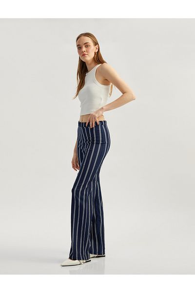 Koton Pantaloni înfășurați cu talie elastică în dungi