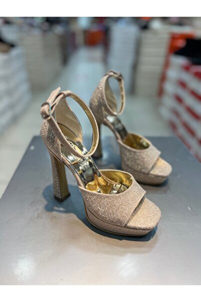 Hacıoğlu Ayakkabı حذاء نسائي ذو نعل سميك ذو نعل سميك ذو نعل سميك من Desire