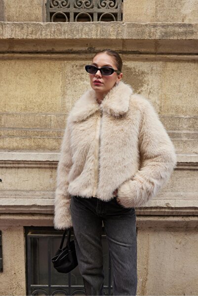 Askı Nişantaşı Beige Polo Collar Lined Fur