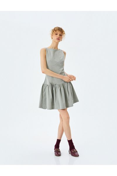 Koton Φόρεμα με φιόγκο σε γραμμή Α με λαιμόκοψη Mini Slim Fit