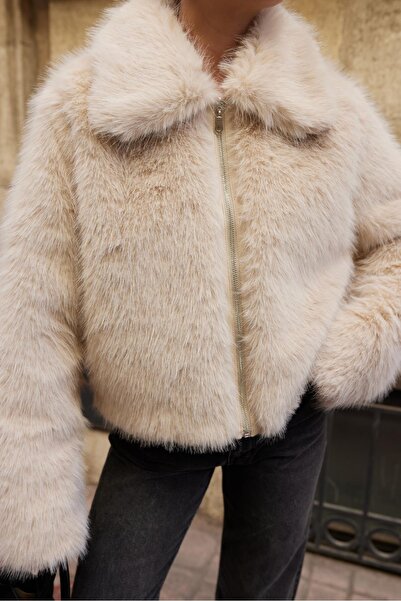 Askı Nişantaşı Beige Polo Collar Lined Fur