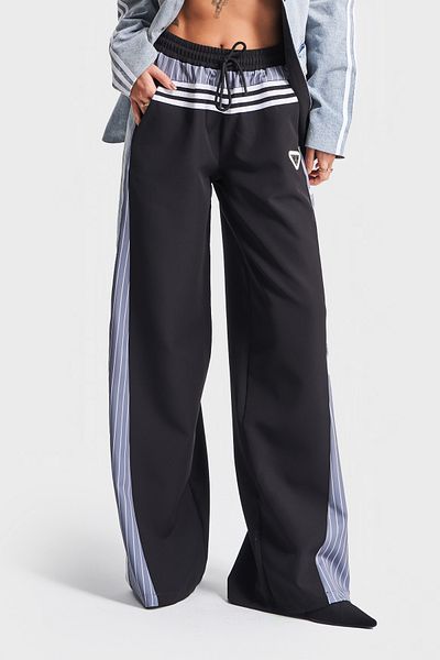its basic Women's Denim Color Denim Fabric Fragmented Stripe Detailed Loose Cut Design Denim Trousers