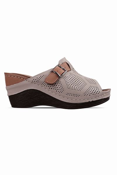 Lal Shoes & Bags Дамски чехли с клиновиден ток от естествена кожа с катарама и детайлна катарама - VISION