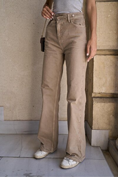 Askı Nişantaşı Μπεζ τζιν παντελόνι Palazzo - Λεπτομέρεια σταυρωτά κουμπιά