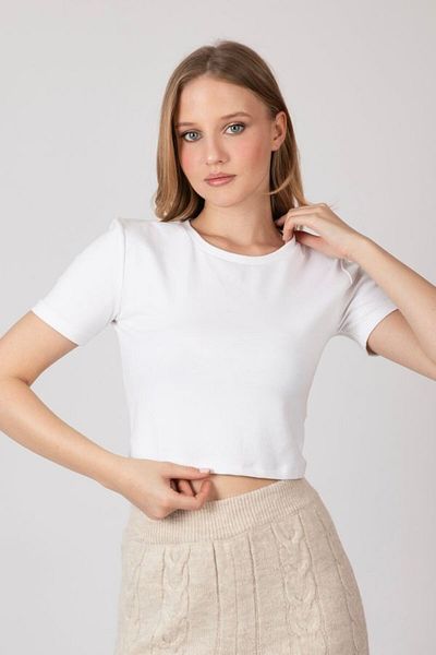 Hiccup Crop Top de bază cu decolteu