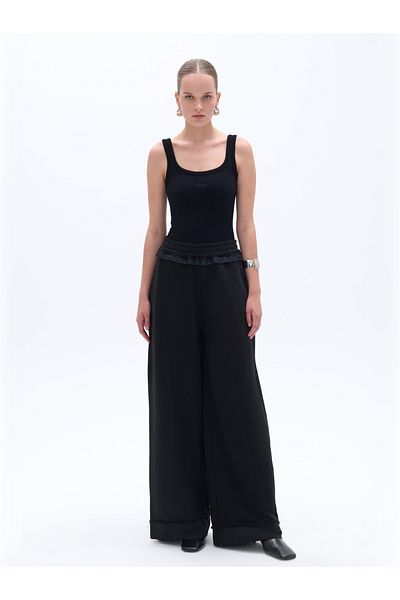 Nocturne Crop Top cu bretele cu detaliu imprimat