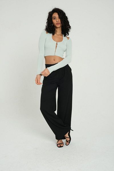 Hiccup Cardigan crop cu nasturi decupate la spate cu accesorii