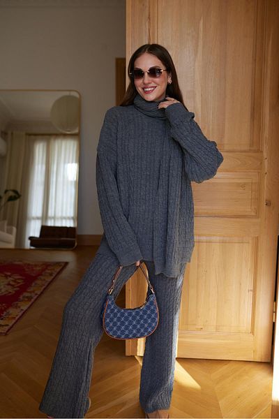 Askı Nişantaşı Smoked Scarf Hair Braided Knitwear Trousers Set