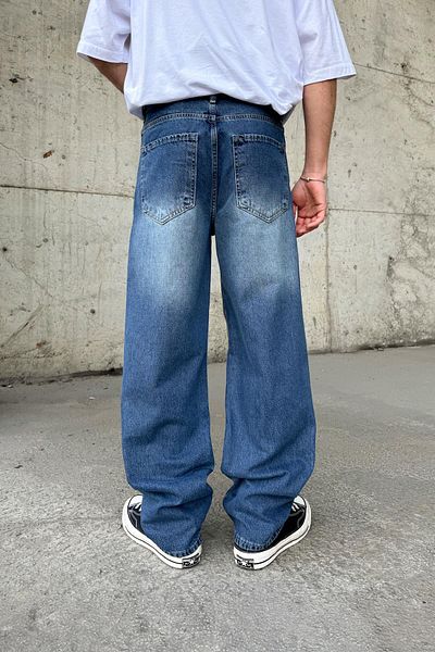 Flaw Wear Washed Regular Jeans with Fading Detail