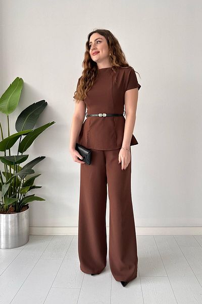 MaziButik Ολόσωμη φόρμα με χρυσή ζώνη καφέ