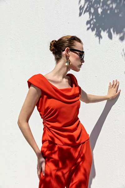 KAMEYA DRAPELİ DEGAJE YAKA BLUZ 25S10726