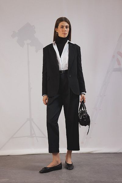 DeFacto Klassische Winterhose mit Karotten-Fit-Gürtel, schwarz, hohe Taille, schmales Bein, plissiert, einfaches gerades kurzes Bein