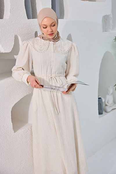 LOCCO Women's Baby Collar Lace Detailed Hijab Dress Ecru