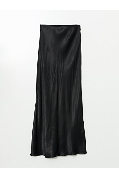 LC Waikiki تنورة نسائية من الساتان باللون الأسود موديست من LCW