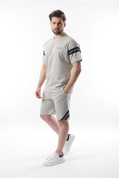 Madmext Gefärbte graue Streifen detaillierte Herren Shorts T-Shirt Anzug E7301