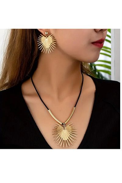 mos&more 3 Piece Gold Women's Necklace Earring Set