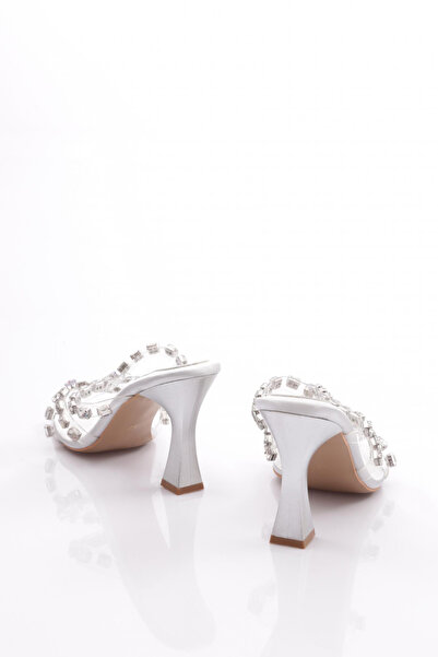 DGN Kadın Taş Süslemeli Topuklu Terlik Gümüş Saten 2873128