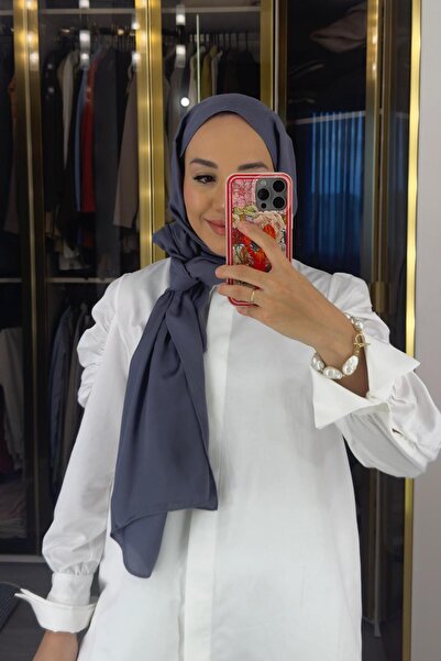 carell Η επιλογή της Μπετούλ Ντουμάν: Σάλι από μετάξι διπλής όψης σε γκρι χρώμα