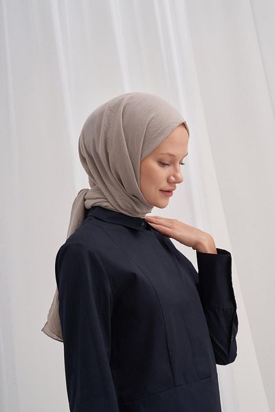 carell Organic Shawl Smoked Crinkle Model
