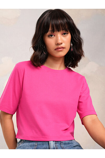 Tokyo Talkies By Styli بلوزة قصيرة سادة برقبة دائرية