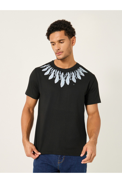 Styli تي شيرت كبير الحجم بطبعة موضعية ورقبة دائرية