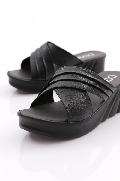 DGN 2132-22y Papuci de damă cu bretele încrucișate din piele intoarsa neagra