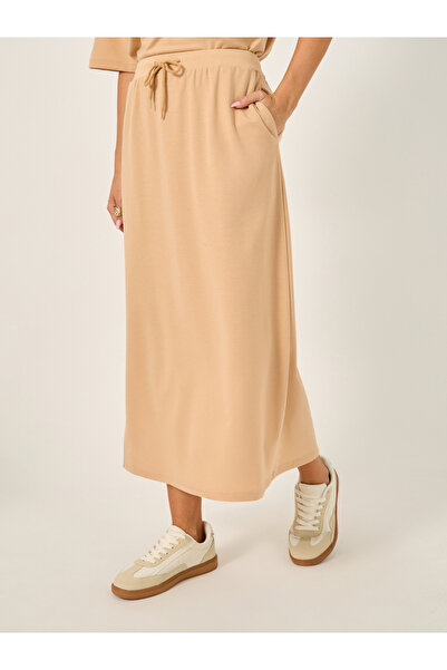 Styli Oversized Graphic Print T-Shirt and Midi Skirt Co-Ords