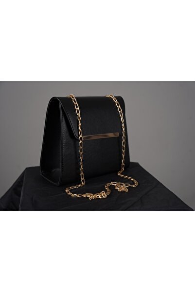 family clothing shop حقيبة يد وكتف بسلسلة سوداء