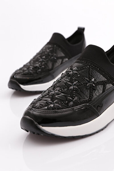 DGN Kadın Çiçek Detaylı Sneaker Ayakkabı Siyah Rugan Beyaz 51235105