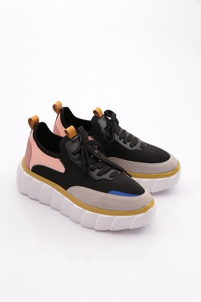 DGN Women's Black Sneakers - Powder 61833410