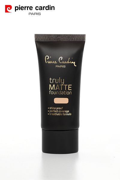 Pierre Cardin Truly Matte Foundation - Apron Setting