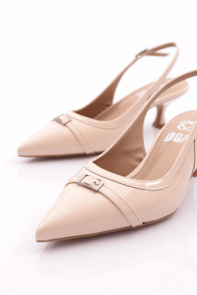 DGN Kadın Üstü Kemer Süslemeli Topuklu Ayakkabı Bej Rugan 7972535