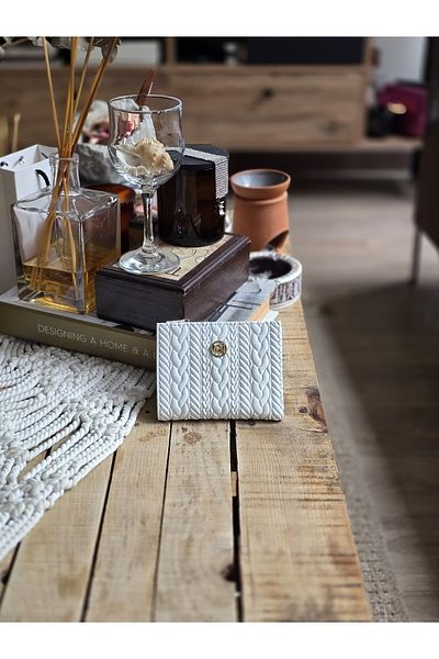 Moom Bag Women's White Woven Pattern Square Card Holder Detailed Wallet