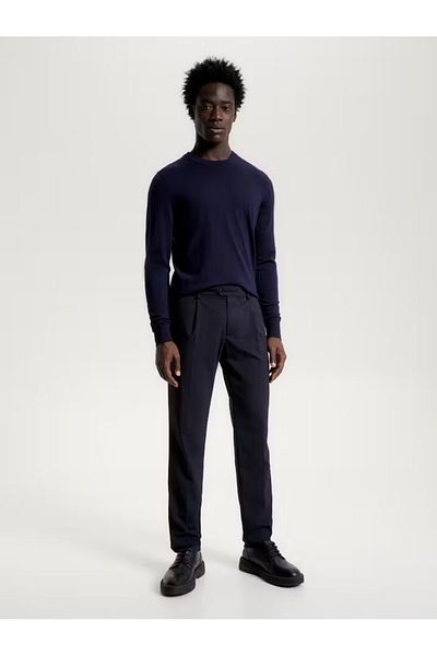Tommy Hilfiger Modrý svetr z poslední linky pro barbary de la Tommyho Hilfigera