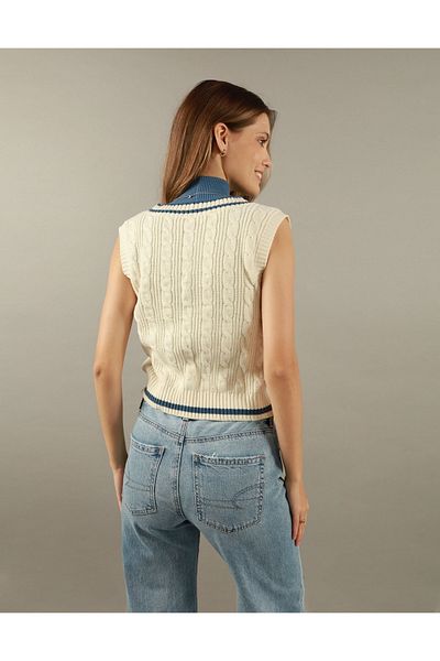 AMERICAN EAGLE AE V-Neck Cable Vest