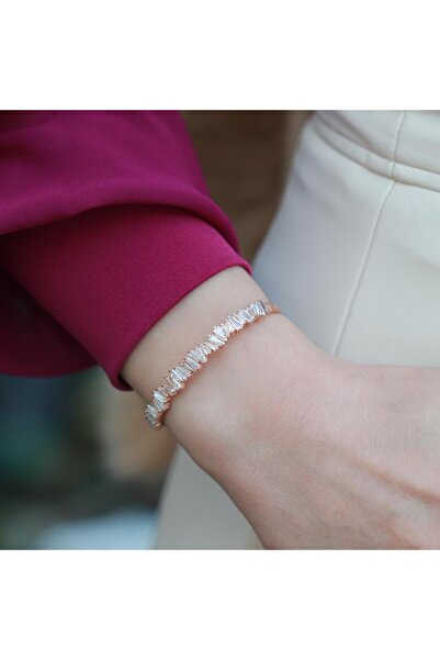 Necati Gün Baget Sıra Taşlı Rose Gold Kaplama Gümüş Kelepçe