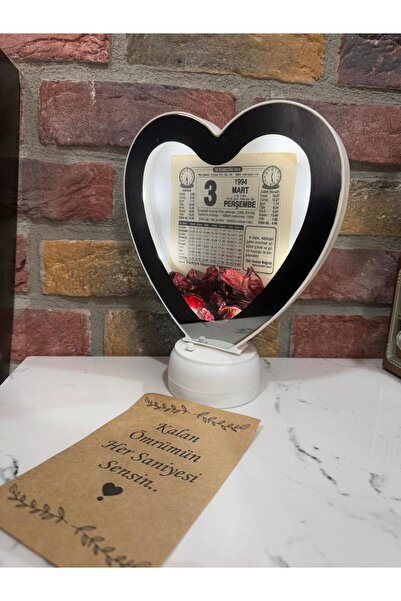 MAZİDENBİRYAPRAK ORİJİNAL TAKVİM YAPRAĞI KALPLİSİHİRLİ AYNA