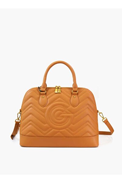 Gabriella Gucci حقيبة توت غابرييلا غوتشي شيفرون المزخرفة بمقابض علوية وإغلاق ...