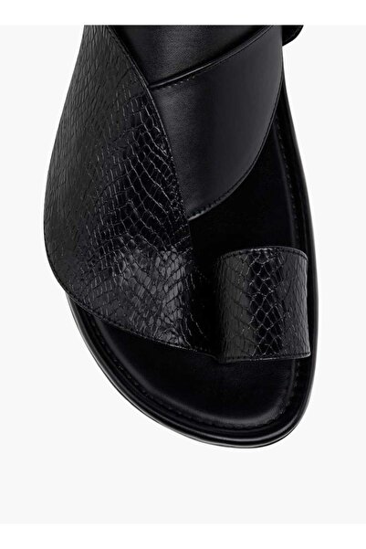 LBL by Shoexpress Textured Slip-On Arabic Sandals with Toe Loop Detail