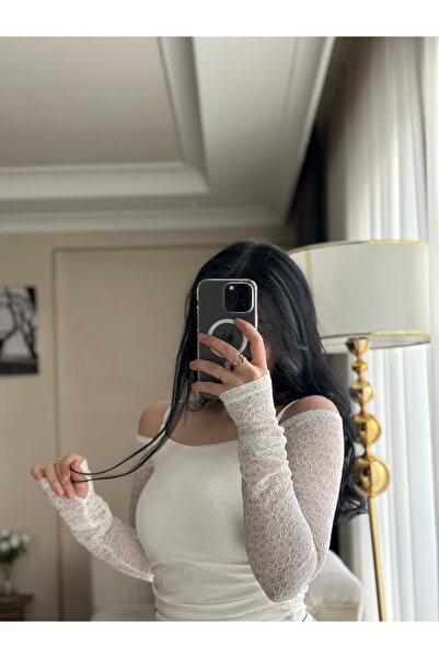 Quzu Blouse with Lace