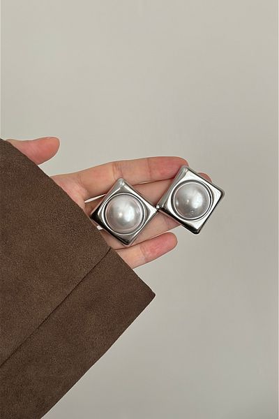 Okko Store أقراط اللؤلؤ المربعة الفولاذية