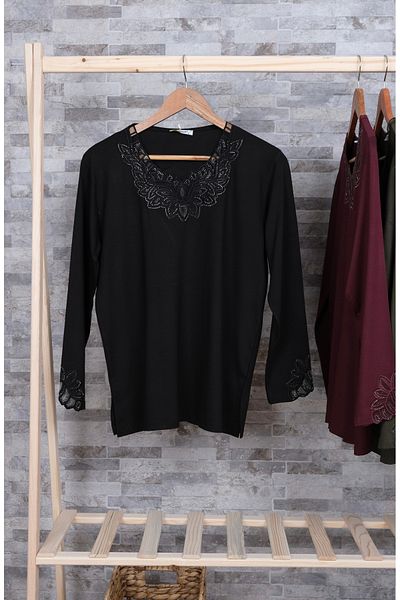MUSTÜN Lace Collar Blouse