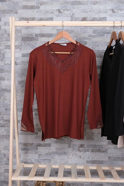 MUSTÜN Lace Collar Blouse
