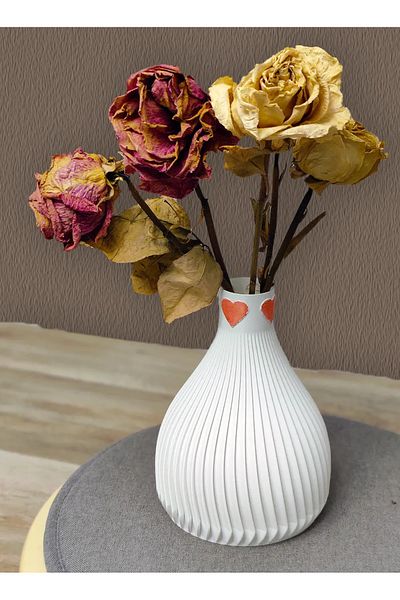 3D Brothers Artistic Heart Vase with Contemporary Mode Detailing