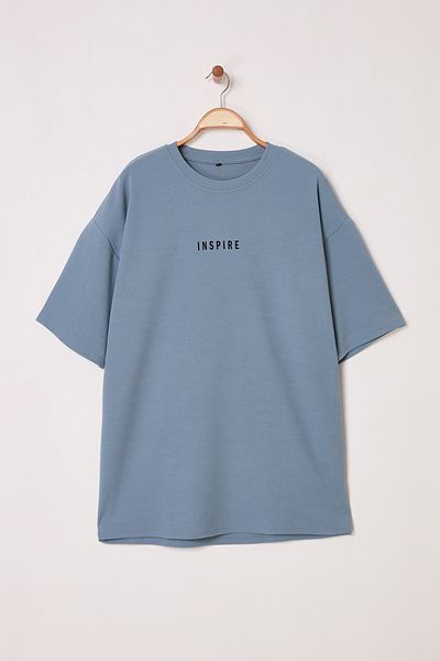 Trendyol Collection Μπλουζάκι με απαλή υφή μπλε υπερμεγέθη εμπριμέ - TMNSS25TS00021