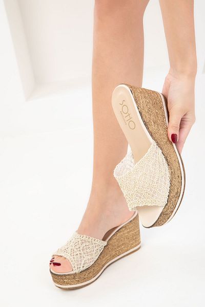 SOHO Beige Damenhausschuhe 20323