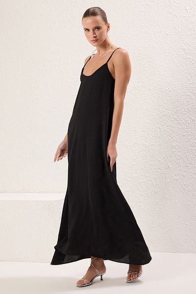 Trendyol Collection Černé Maxi tkané šaty s rovným výstřihem do V s výstřihem do V24El00995